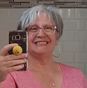 Meet your Posher, Suzanne